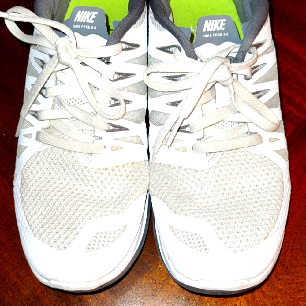 EUC woman's 7 1/2 Nike free 5.0 white